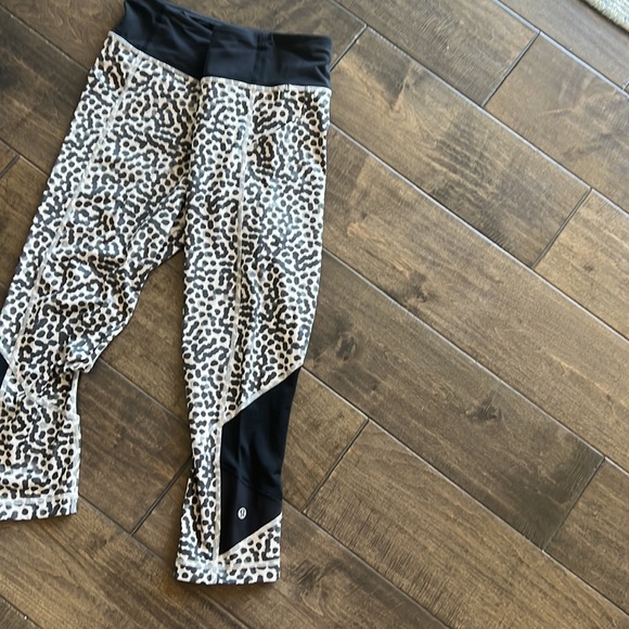 Lululemon Wunder train leggings with pockets - Picture 3 of 4